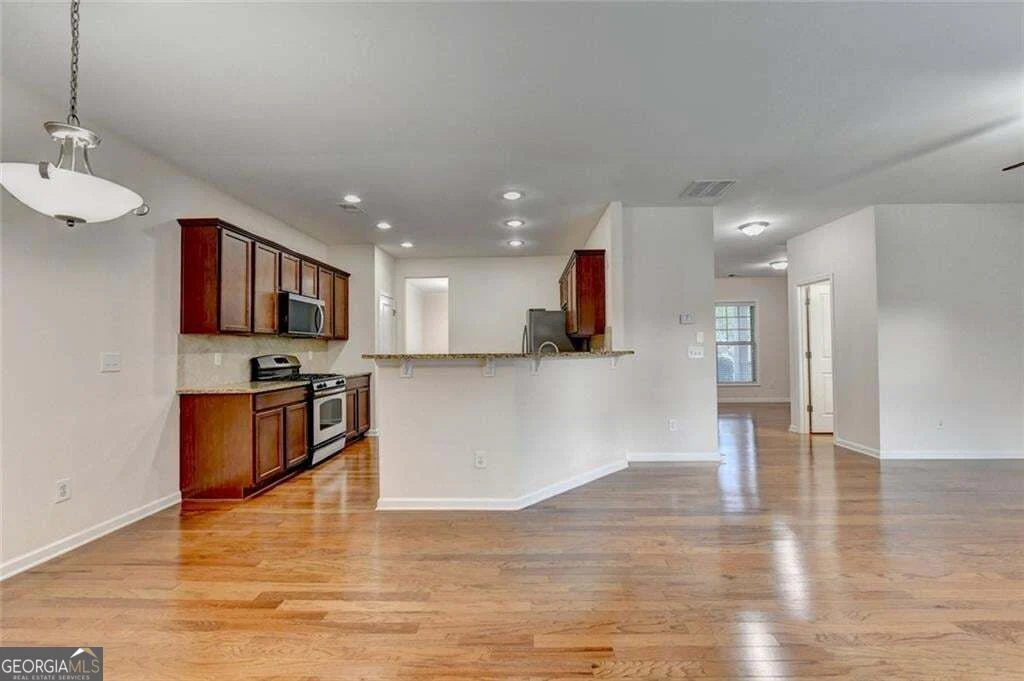 Dining area adjoining the kitchen