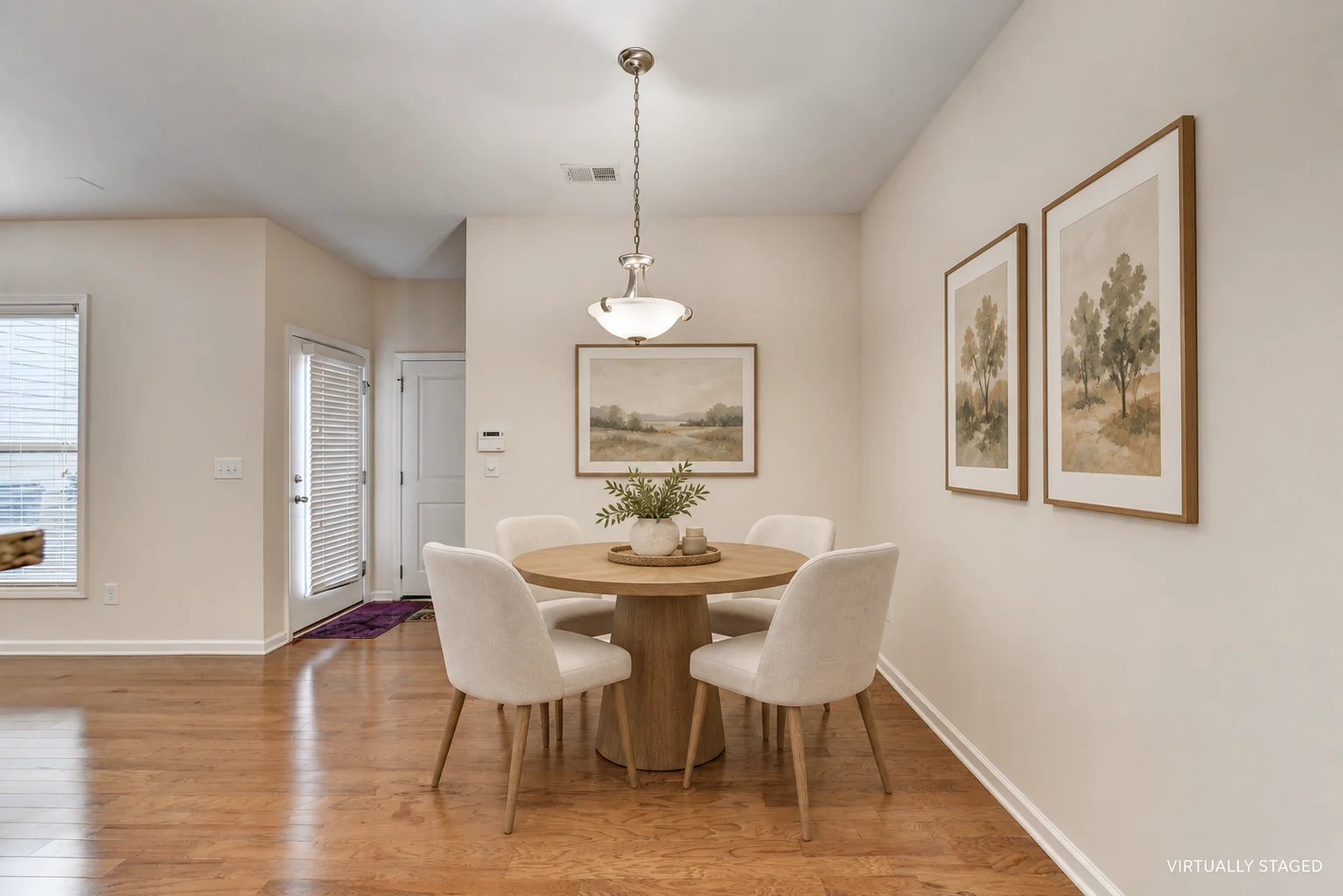 Breakfast area — Virtually staged