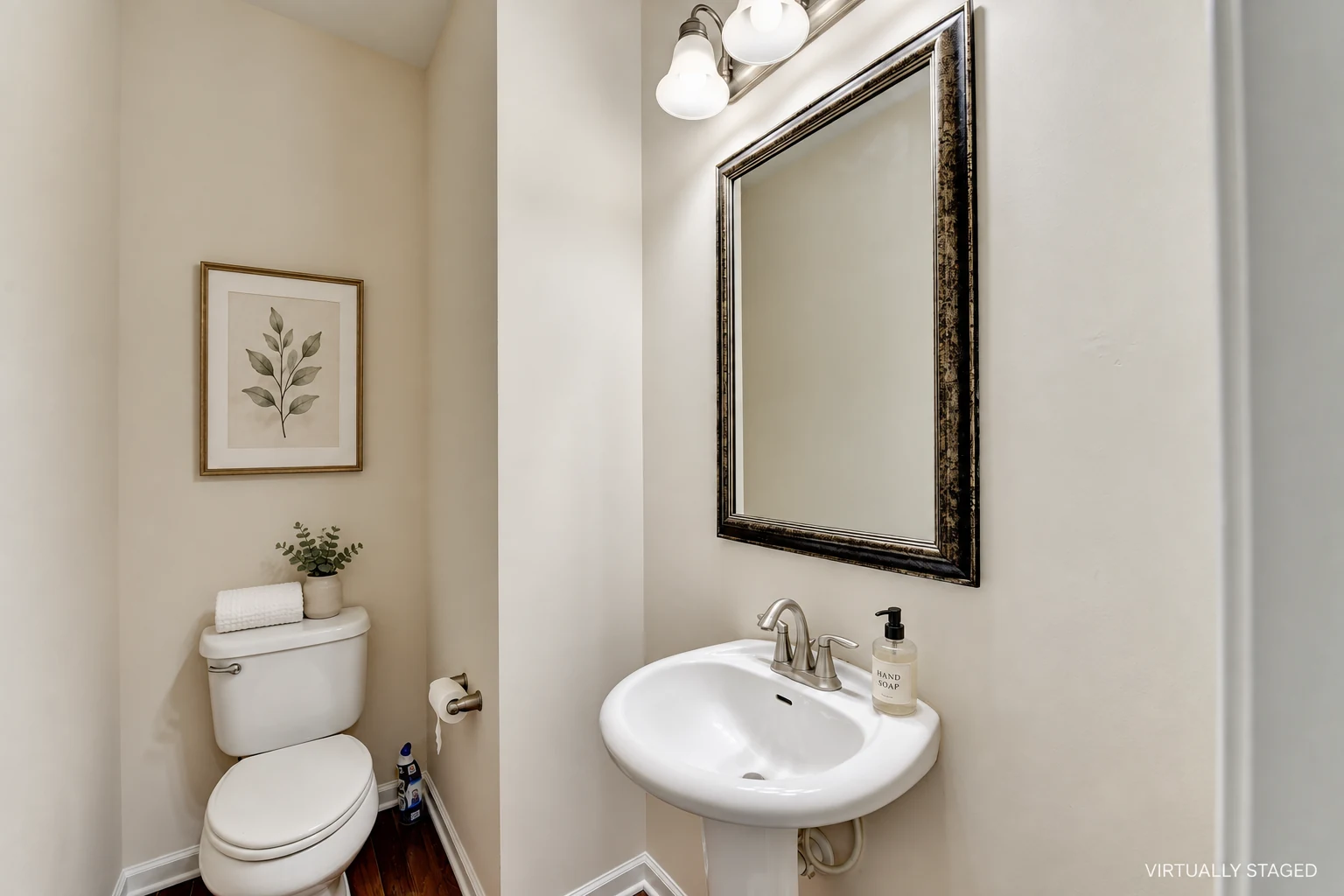 Powder room — Virtually staged